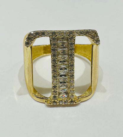 10K GOLD INITIAL LETTER "T" RING WITH CZ STONES-  SIZE: 7.6 WEIGHT: 4.0gm