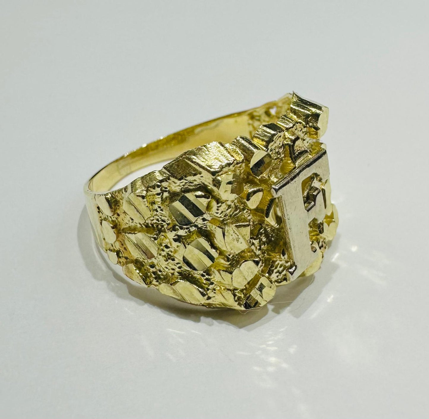 10K GOLD INITIAL LETTER "F" NUGGET RING - SIZE: 11.5 WEIGHT: 4.7gm