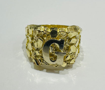 10K GOLD INITIAL LETTER "G" NUGGET RING - SIZE: 11.5 WEIGHT: 4.7gm