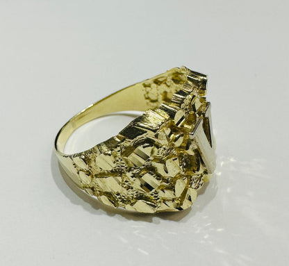 10K GOLD INITIAL LETTER "V" NUGGET RING - SIZE: 11.5 WEIGHT: 4.6gm