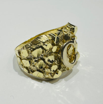 10K GOLD INITIAL LETTER "C" NUGGET RING - SIZE: 11.5 WEIGHT: 4.7gm