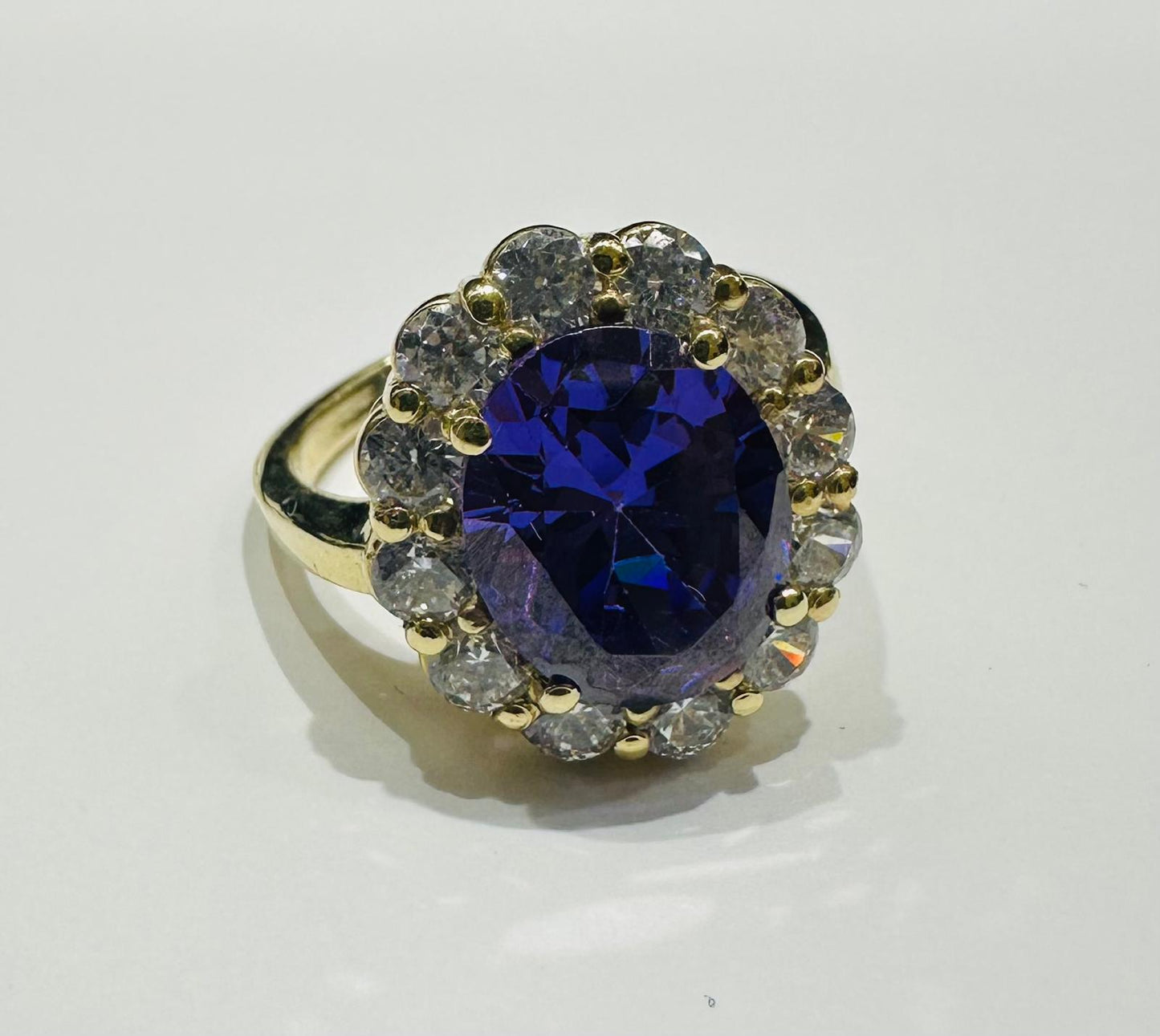 10K GOLD CZ STONE AMETHYST RING - SIZE: 6.8 WEIGHT: 5.5gm