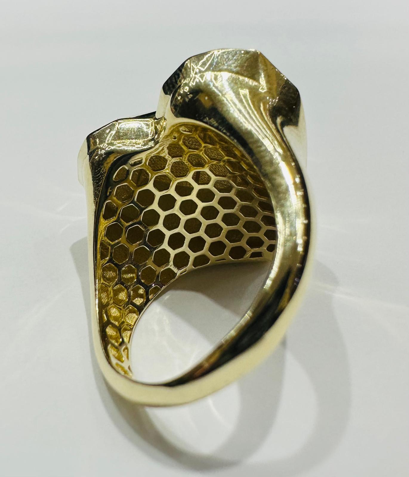 10K GOLD HEART RING -SIZE: 7.0 WEIGHT: 4.5gm