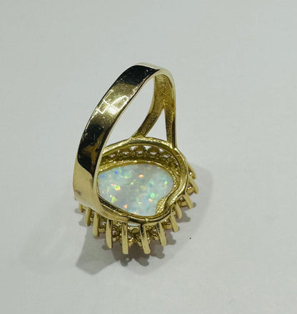 10K GOLD HEART CZ STONES RING -SIZE: 8.0  WEIGHT: 4.1gm