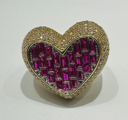 10K GOLD HEART CZ STONES RING -SIZE: 7.4  WEIGHT: 7.1gm
