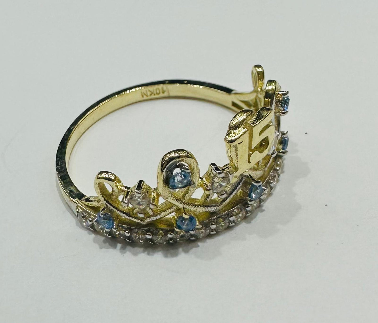 10K GOLD QUINCEANERA RING WITH CZ STONES -SIZE: 7.4 WEIGHT: 2.2gm