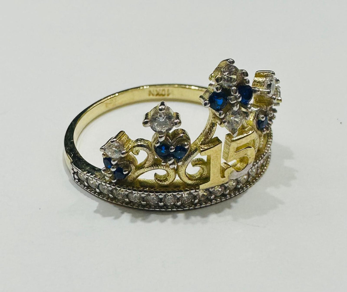 10K GOLD QUINCEANERA RING WITH CZ STONES -SIZE: 8.0  WEIGHT: 2.4gm