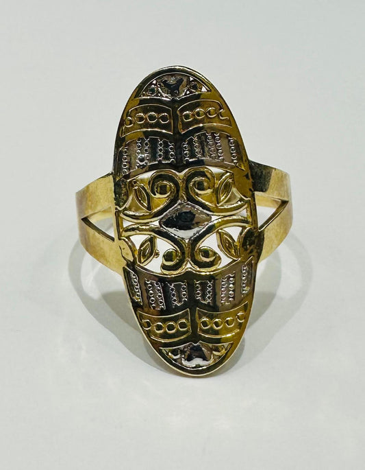 10K GOLD TWO TONED RING -SIZE: 8.0  WEIGHT: 2.5gm