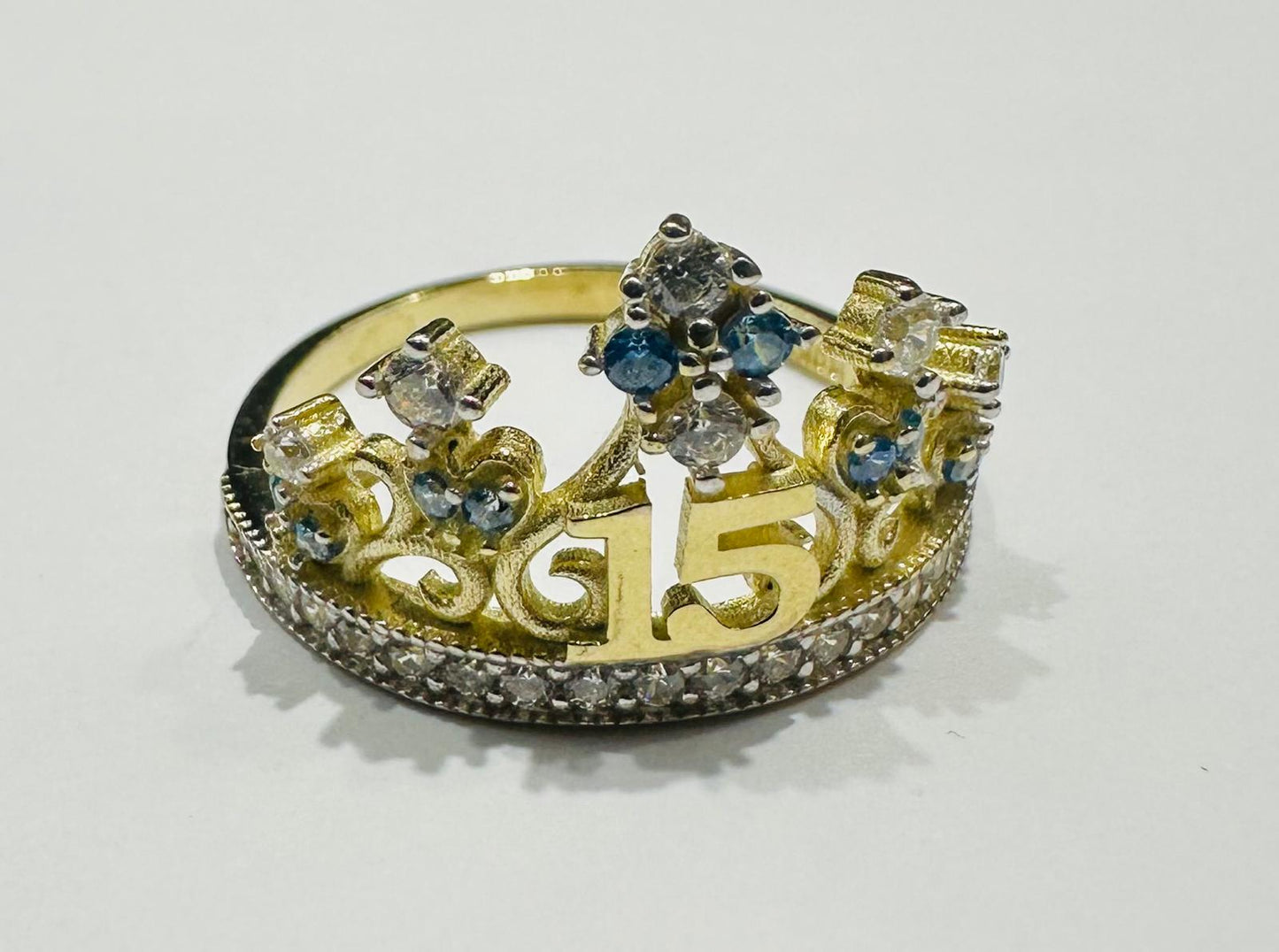 10K GOLD QUINCEANERA RING WITH CZ STONES RING -SIZE: 8.0  WEIGHT: 2.5gm