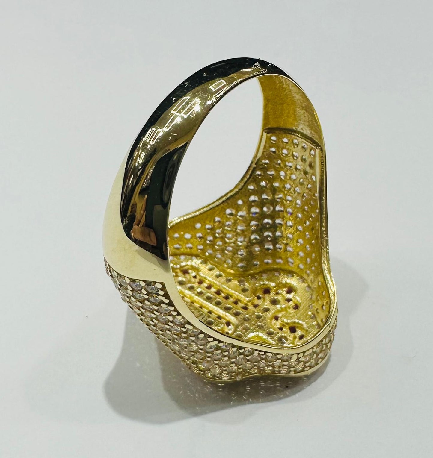 10K GOLD CZ STONES CROSS RING -SIZE: 12.0 WEIGHT: 5.7gm