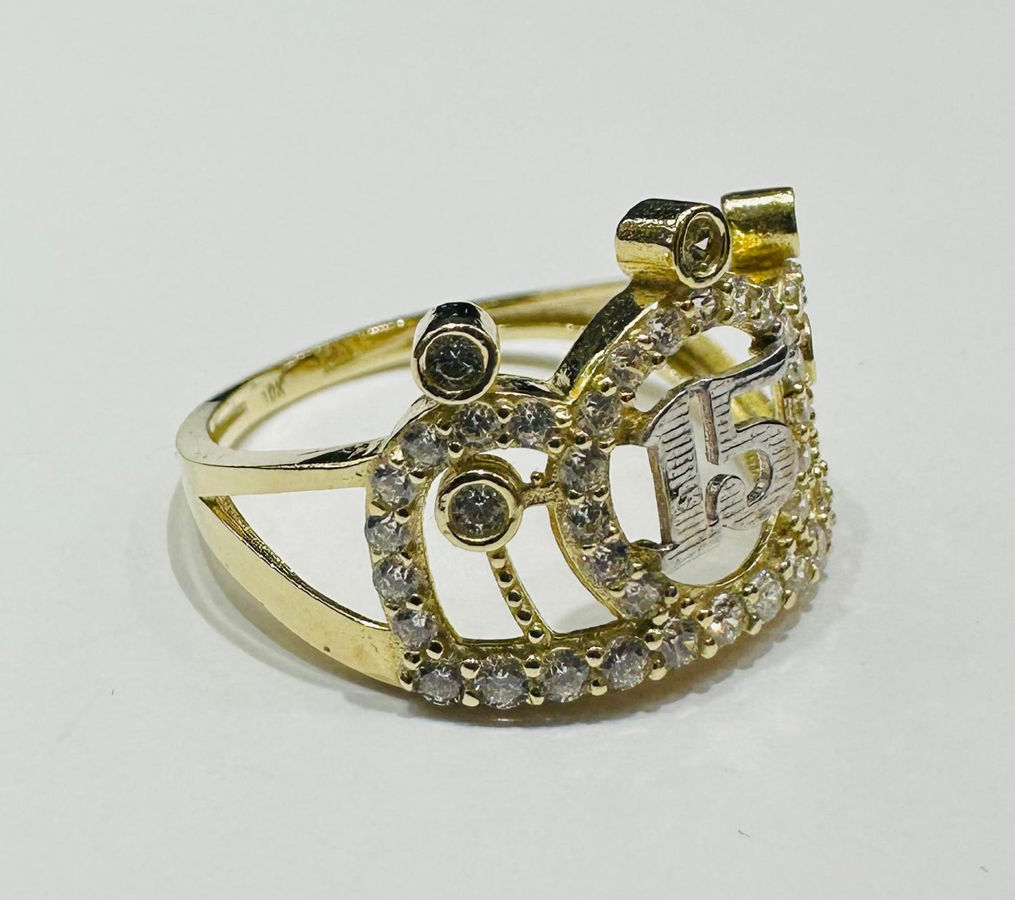 10K GOLD QUINCEANERA RING WITH CZ STONES -SIZE: 7.0 WEIGHT: 2.1gm