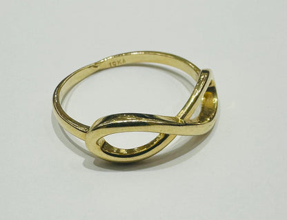 10K GOLD INFINITY RING -SIZE: 8.4 WEIGHT: 2.1gm