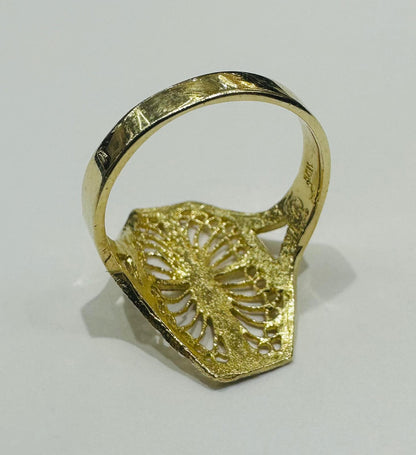 10K GOLD BUTTERFLY RING -SIZE: 6.2 WEIGHT: 3.4gm