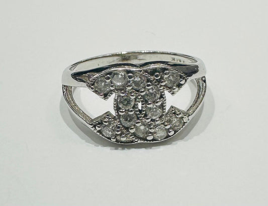10K WHITE GOLD RING WITH CZ STONES -SIZE: 6.5 WEIGHT: 2.4gm