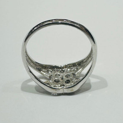10K WHITE GOLD RING WITH CZ STONES -SIZE: 6.5 WEIGHT: 2.4gm