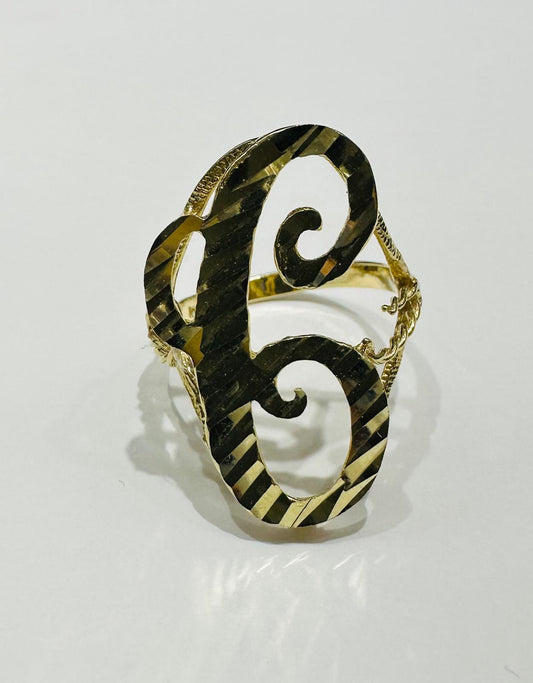 10K GOLD INITIAL LETTER "C" RING -WEIGHT: 3.1gm