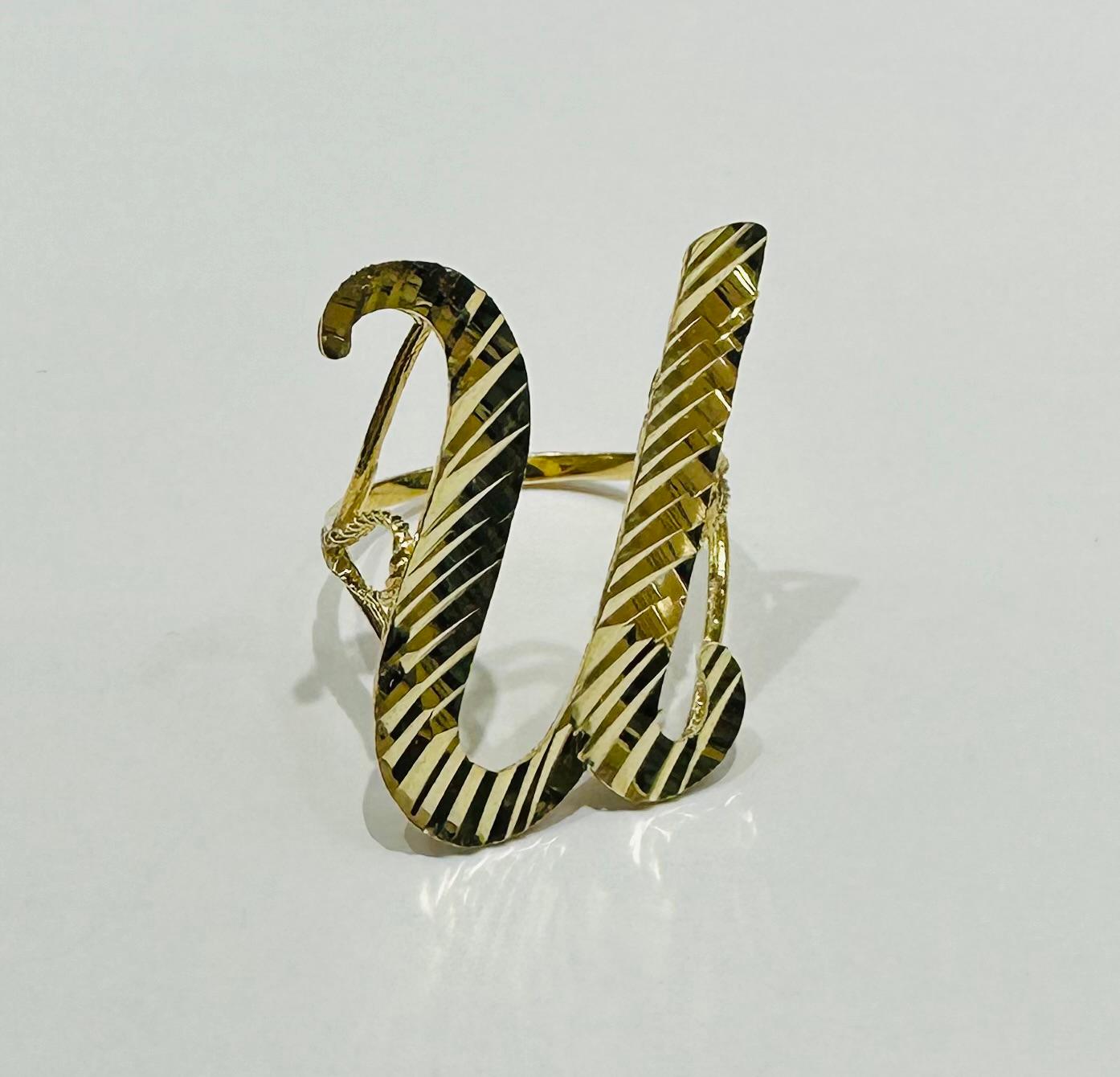 10K GOLD INITIAL LETTER "U" RING -WEIGHT: 3.2gm