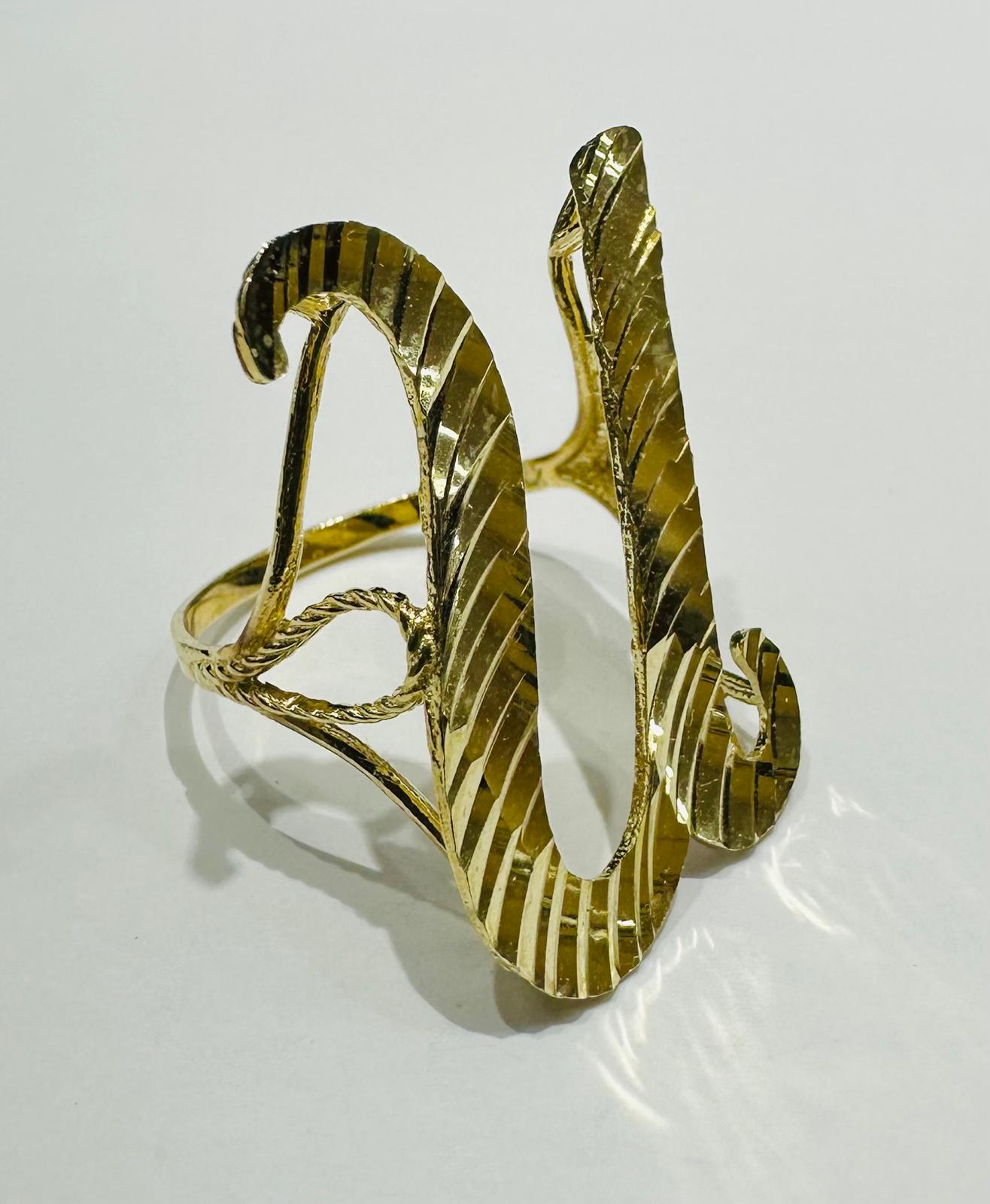 10K GOLD INITIAL LETTER "U" RING -WEIGHT: 3.2gm