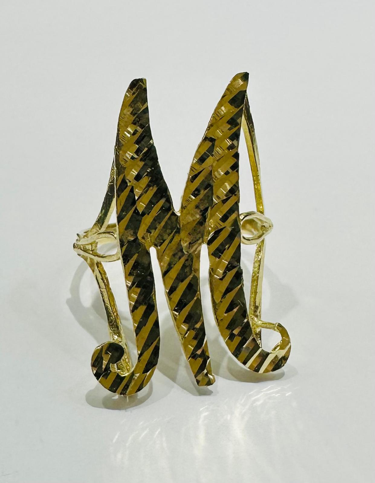 10K GOLD INITIAL LETTER "M" RING -WEIGHT: 3.6gm