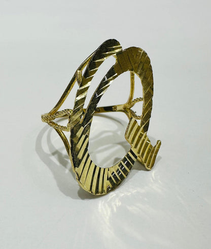 10K GOLD INITIAL LETTER "Q" RING -WEIGHT: 2.7gm