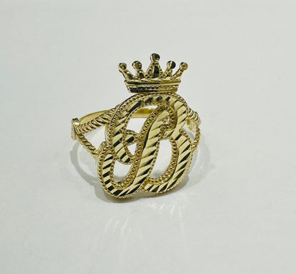10K GOLD INITIAL LETTER "B" RING WITH A CROWN -WEIGHT: 1.8gm