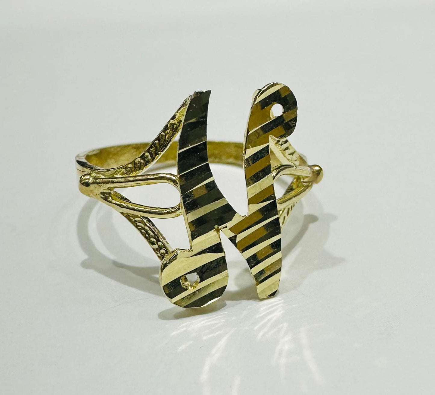 10K GOLD INITIAL LETTER "N" RING -WEIGHT: 1.6gm