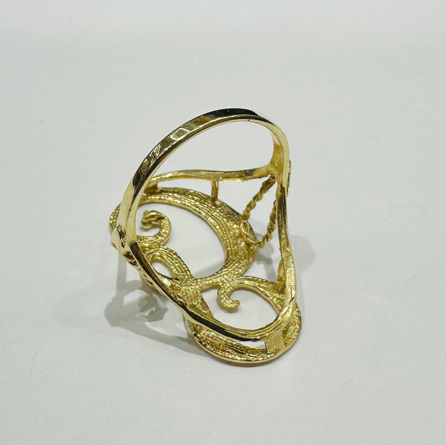 10K GOLD INITIAL LETTER "B" RING -WEIGHT: 3.0gm