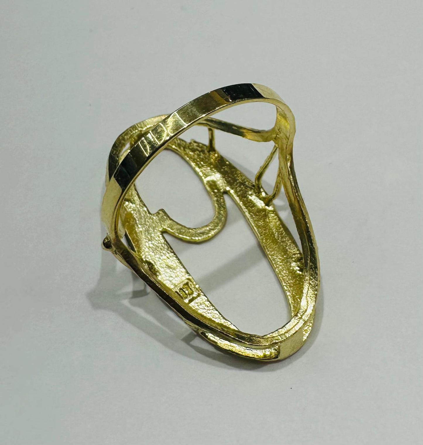 10K GOLD INITIAL LETTER "O" RING -WEIGHT: 3.4gm