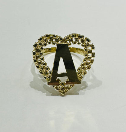 10K GOLD INITIAL LETTER "A" RING WITH A HEART -WEIGHT: 3.5gm