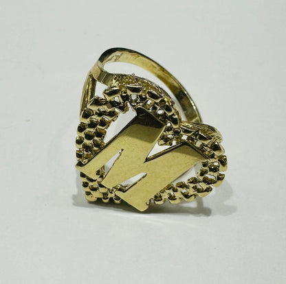 10K GOLD INITIAL LETTER "M" RING WITH A HEART -WEIGHT: 4.0gm