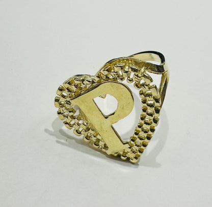 10K GOLD INITIAL LETTER "P" RING WITH A HEART -WEIGHT: 3.5gm