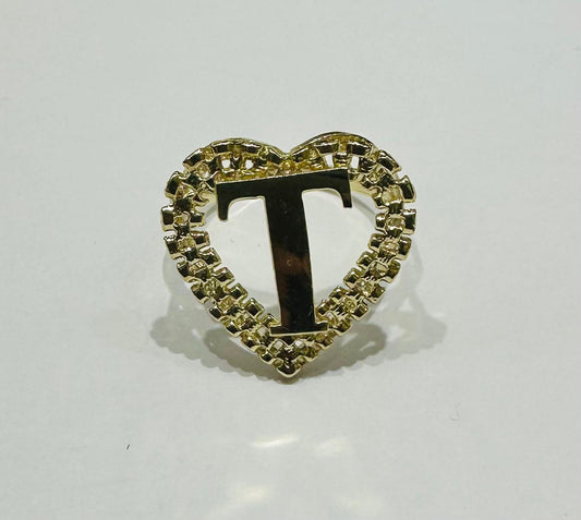 10K GOLD INITIAL LETTER "T" RING WITH A HEART -WEIGHT: 3.3gm