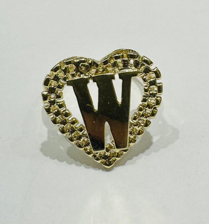 10K GOLD INITIAL LETTER "W" RING WITH A HEART -WEIGHT: 3.8gm
