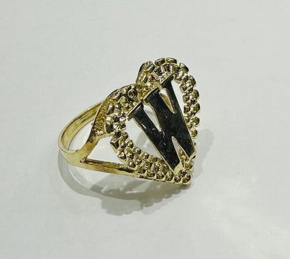 10K GOLD INITIAL LETTER "W" RING WITH A HEART -WEIGHT: 3.8gm
