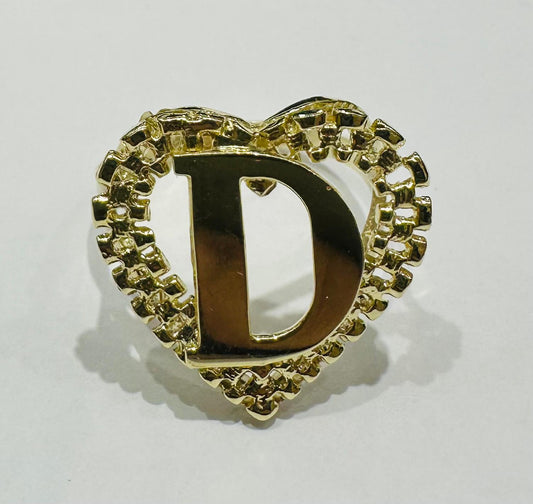10K GOLD INITIAL LETTER "D" RING WITH A HEART -WEIGHT: 3.4gm