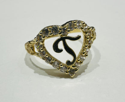 10K GOLD INITIAL LETTER "T" RING WITH A HEART -WEIGHT: 2.0gm