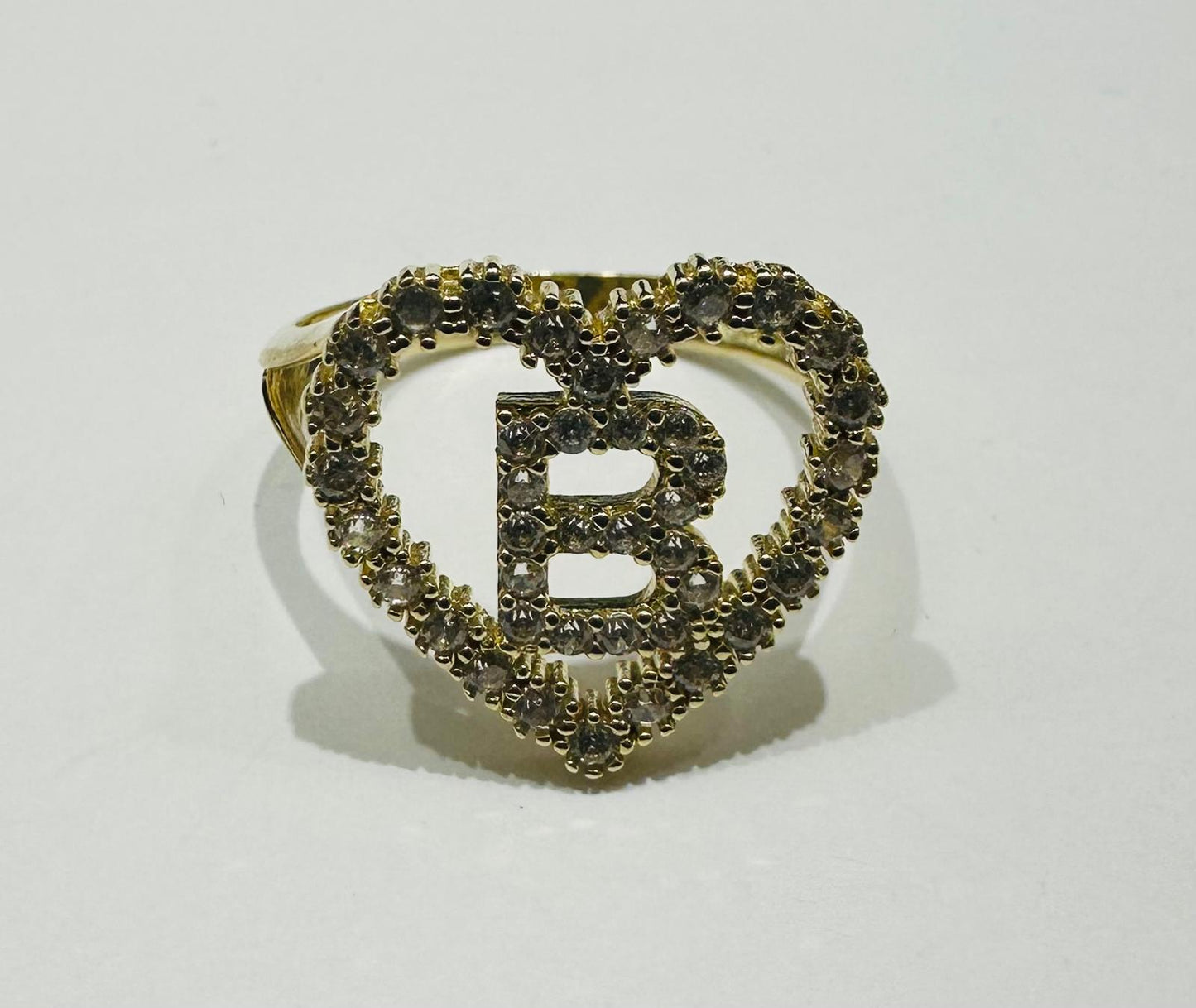 10K GOLD CZ STONES INITIAL LETTER "B" RING WITH A HEART -WEIGHT: 2.6gm