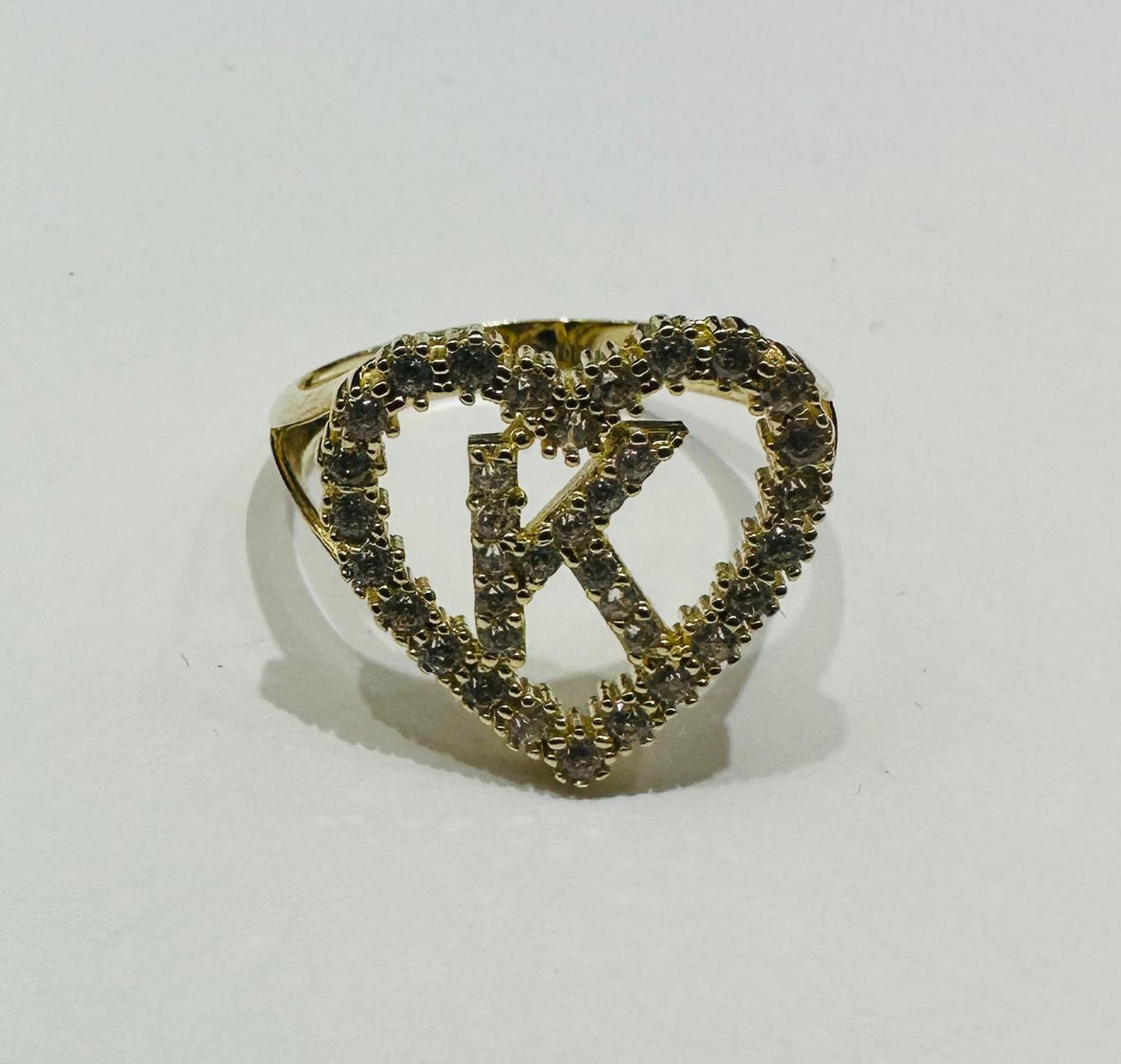 10K GOLD CZ STONES INITIAL LETTER "K" RING WITH A HEART -WEIGHT: 2.3gm