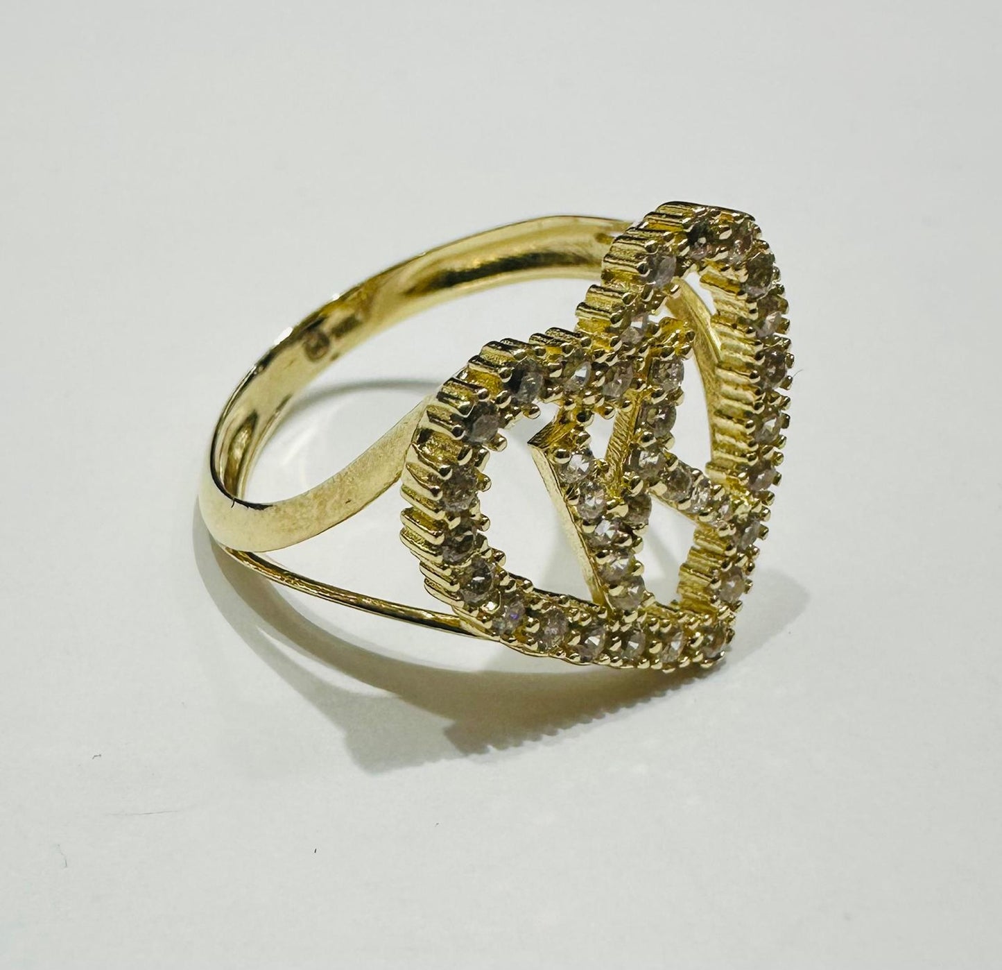 10K GOLD CZ STONES INITIAL LETTER "K" RING WITH A HEART -WEIGHT: 2.3gm