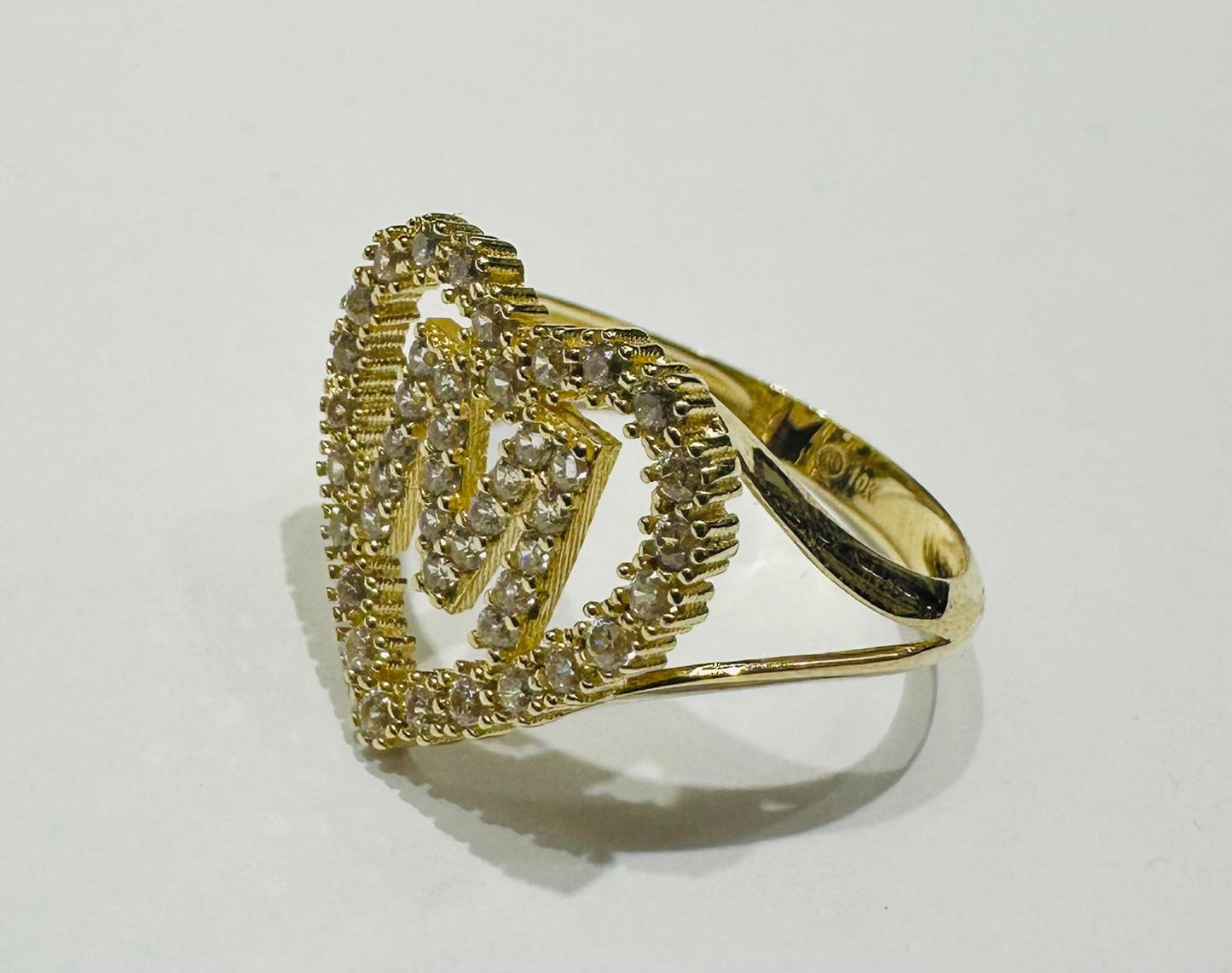 10K GOLD CZ STONES INITIAL LETTER "M" RING WITH A HEART -WEIGHT: 2.5gm