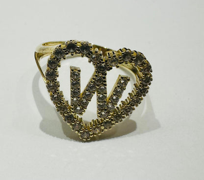 10K GOLD CZ STONES INITIAL LETTER "W" RING WITH A HEART -WEIGHT: 2.5gm