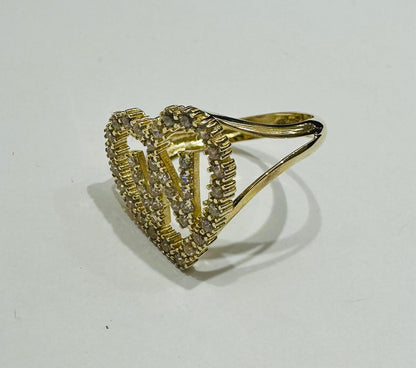 10K GOLD CZ STONES INITIAL LETTER "W" RING WITH A HEART -WEIGHT: 2.5gm