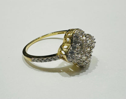 10K WHITE GOLD RING WITH CZ STONES -WEIGHT: 2.3gm
