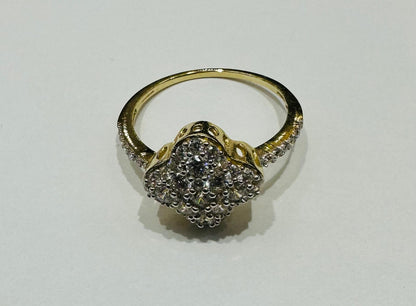 10K WHITE GOLD RING WITH CZ STONES -WEIGHT: 2.3gm