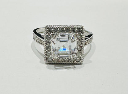 10K WHITE GOLD RING WITH CZ STONES -WEIGHT: 3.2gm
