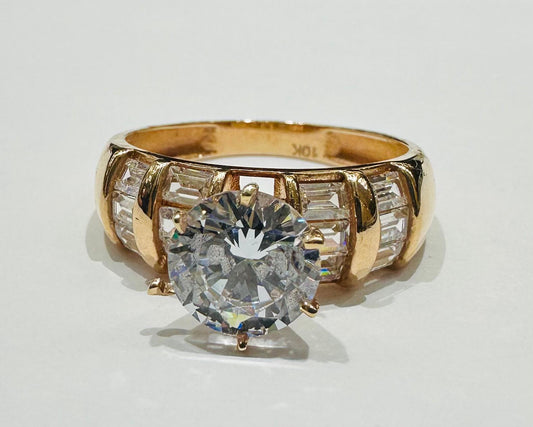 10K GOLD ROSE GOLD RING WITH CZ STONES -WEIGHT: 3.7gm