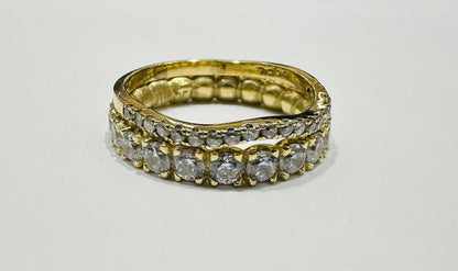 10K GOLD RING WITH CZ STONES -WEIGHT: 5.5gm