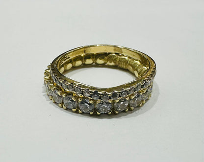 10K GOLD RING WITH CZ STONES -WEIGHT: 5.5gm