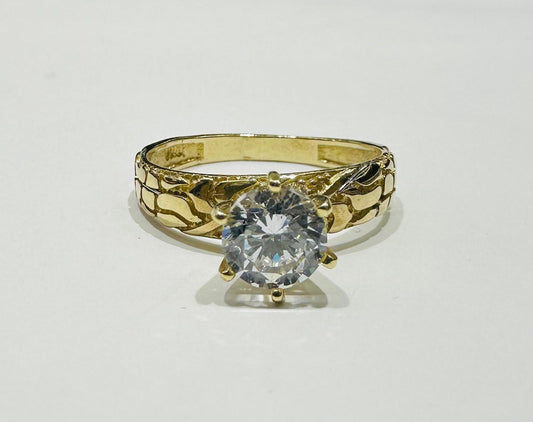 10K GOLD RING WITH CZ STONES -WEIGHT: 2.8gm