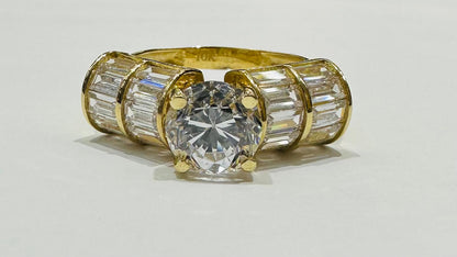 10K GOLD RING WITH CZ STONES -WEIGHT: 4.7gm